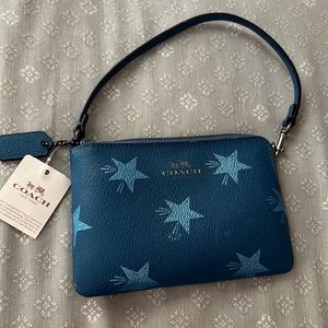 *NEW WITH TAGS* Coach Wristlet
